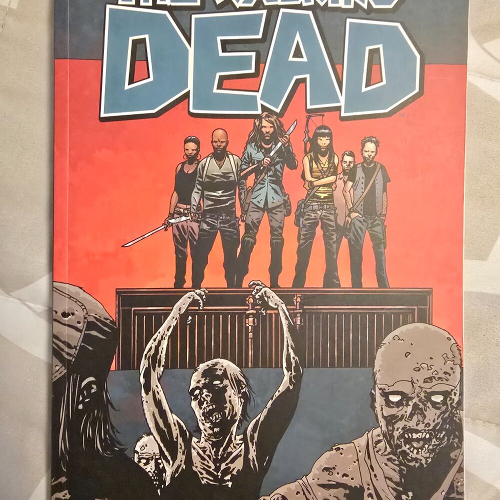 TWD A New Beginning‎ Paperback by Robert Kirkman Volume 22